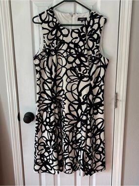 Women’s Dress Size 14 Black & White Floral Swirl Sleeveless Fit & Flare Cocktail